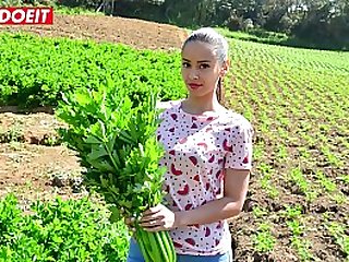 free video gallery mamacitaz-nasty-latina-knows-how-to-twerk-that-butt